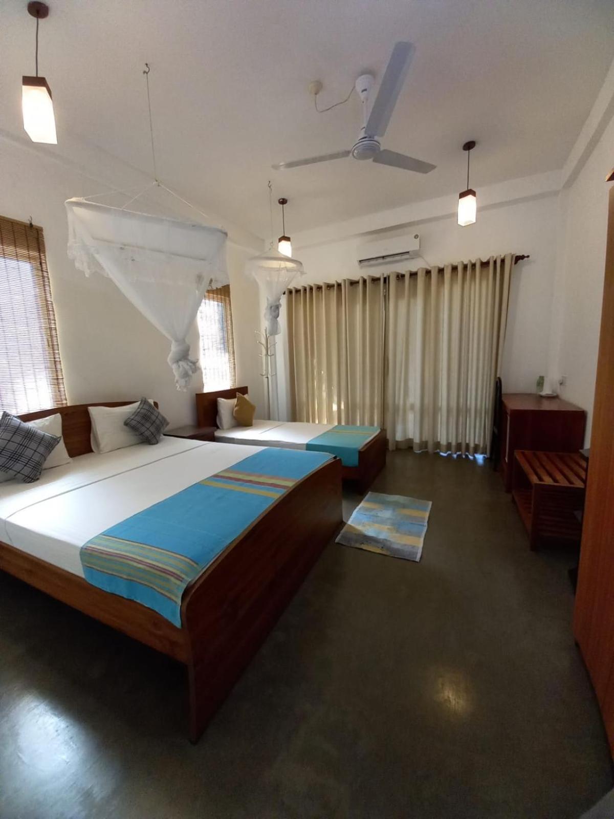 Blue Sands Beach Resort Passikudah Extérieur photo