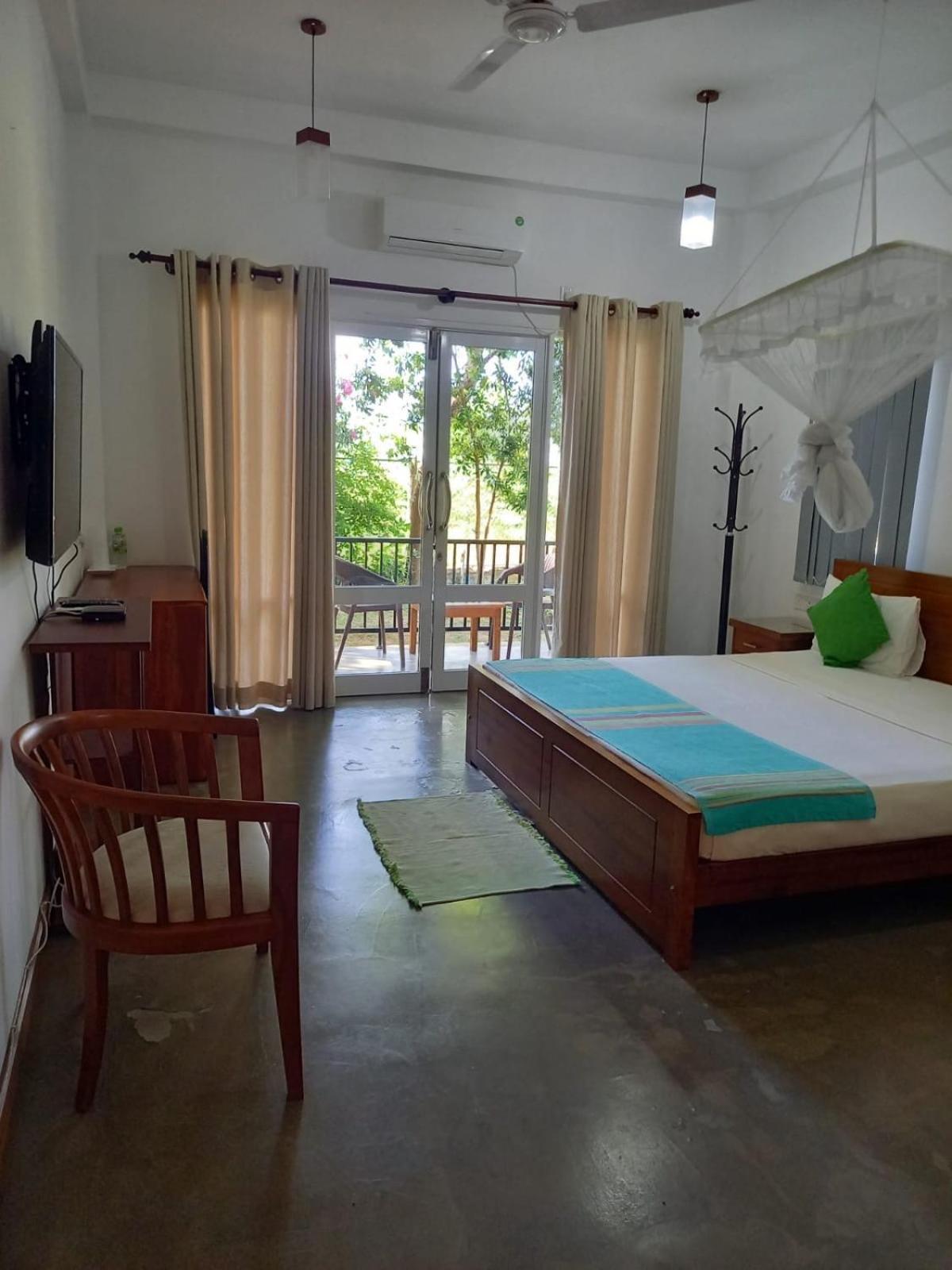 Blue Sands Beach Resort Passikudah Extérieur photo